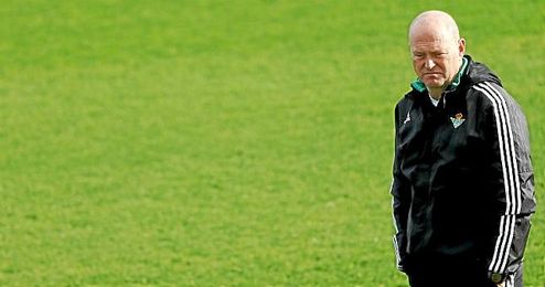 Ollero lamentó que Mel se enterase de su despido por la prensa. Ollero lamentó que Mel se enterase de su despido por la prensa.