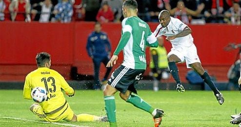 El gol de Gaël Kakuta es el décimo seguido que marca el Sevilla en los derbis. El gol de Gaël Kakuta es el décimo seguido que marca el Sevilla en los derbis.