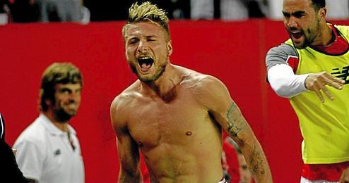 Immobile celebra su gol ante el Real Madrid en el Pizjuán. Immobile celebra su gol ante el Real Madrid en el Pizjuán.