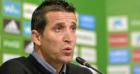 Merino en rueda de prensa. Merino en rueda de prensa.