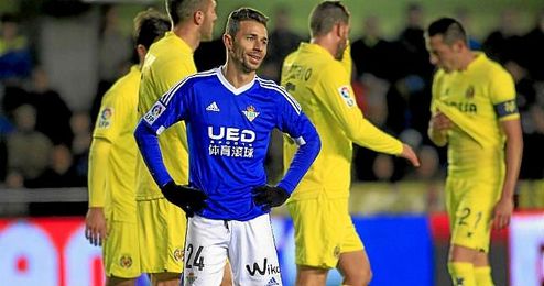 En los siete partidos de Liga que lleva sin marcar, el Betis ha encadenado tres empates y cuatro derrotas, y la peor sequía de su historia. En los siete partidos de Liga que lleva sin marcar, el Betis ha encadenado tres empates y cuatro derrotas, y la peor sequía de su historia.