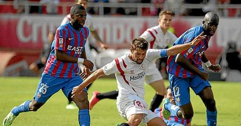 El equipo valenciano también empató en la 2011-12 y en la 2012-13. El equipo valenciano también empató en la 2011-12 y en la 2012-13.