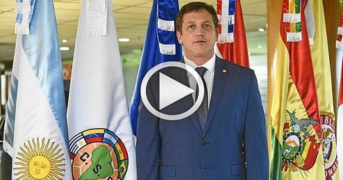 "Hay que reestructurar la FIFA, dar prioridad al fútbol, la honestidad y la transparencia". "Hay que reestructurar la FIFA, dar prioridad al fútbol, la honestidad y la transparencia".