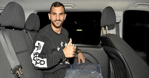 Montoya, a su llegada a Sevilla. Montoya, a su llegada a Sevilla.