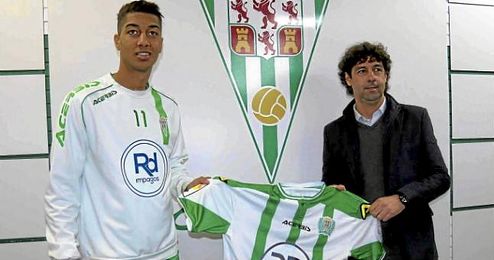 Eddy Silvestre: "Vengo a ayudar para lograr el objetivo de subir a Primera" Eddy Silvestre: "Vengo a ayudar para lograr el objetivo de subir a Primera"