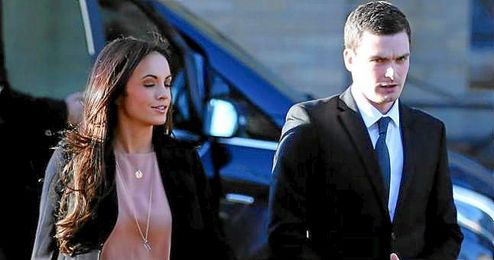 El futbolista Adam Johnson, llegando a los juzgados de Bradford. El futbolista Adam Johnson, llegando a los juzgados de Bradford.