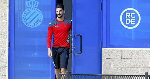 Álvaro González, central del Espanyol. Álvaro González, central del Espanyol.