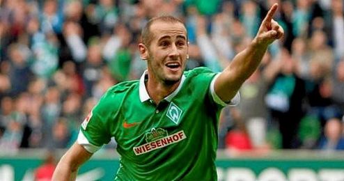 Gálvez llegó libre al Werder Bremen el verano de 2014 procedente del Rayo Vallecano. Gálvez llegó libre al Werder Bremen el verano de 2014 procedente del Rayo Vallecano.