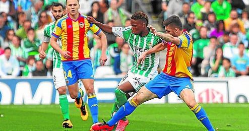 Musonda intentó 12 regates ante el Valencia y recibió cinco faltas; tónica que se repitió en Riazor. Musonda intentó 12 regates ante el Valencia y recibió cinco faltas; tónica que se repitió en Riazor.