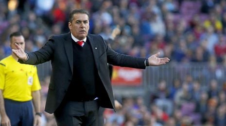 José Ramón Sandoval durante un partido dirigiendo al Granada. José Ramón Sandoval durante un partido dirigiendo al Granada.