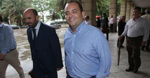 Diego Agüera saliendo de los juzgados en una foto de archivo. Diego Agüera saliendo de los juzgados en una foto de archivo.