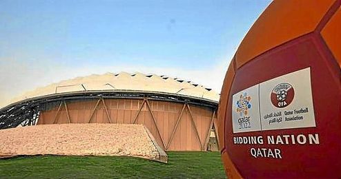 La excavación de 17 metros de profundidad permitirá que el campo de fútbol se construya a unos seis metros bajo el nivel del suelo. La excavación de 17 metros de profundidad permitirá que el campo de fútbol se construya a unos seis metros bajo el nivel del suelo.