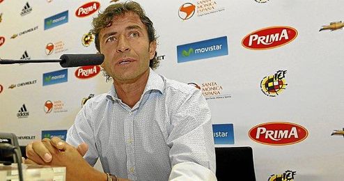 Luis Milla en rueda de prensa. Luis Milla en rueda de prensa.