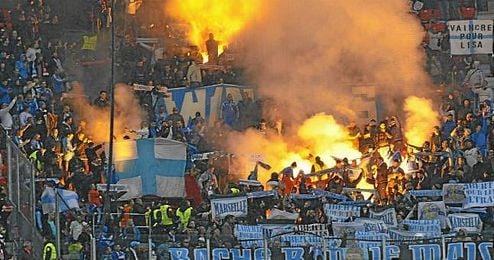 Imagen de la afición del Marsella ayer en San Mamés. Imagen de la afición del Marsella ayer en San Mamés.