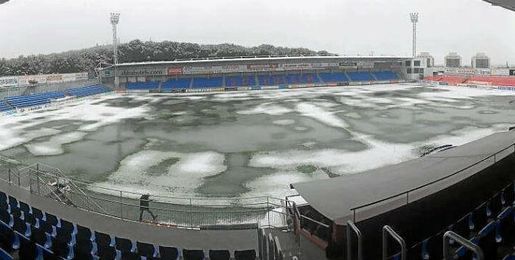 Así está el terreno de juego de El Alcoraz. Así está el terreno de juego de El Alcoraz.