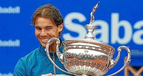 Rafa Nadal con el Trofeo Godó el año pasado. Rafa Nadal con el Trofeo Godó el año pasado.