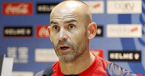 En la imagen, Paco Jémez ofreciendo una rueda de prensa. En la imagen, Paco Jémez ofreciendo una rueda de prensa.