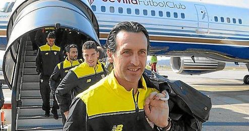 La plantilla del Sevilla, ya en suelo suizo. La plantilla del Sevilla, ya en suelo suizo.