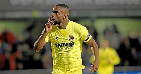 El bigoleador Bakambu. El bigoleador Bakambu.