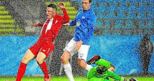 El Sevilla cayó en Molde (1-0) y tratará de sumar en Basilea su primer triunfo a domicilio. El Sevilla cayó en Molde (1-0) y tratará de sumar en Basilea su primer triunfo a domicilio.