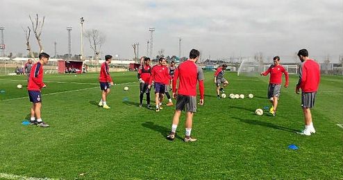 Imagen del entrenamiento matinal del primer equipo del Sevilla FC. Imagen del entrenamiento matinal del primer equipo del Sevilla FC.