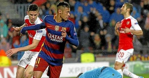 Neymar celebra el primer gol del partido ante el Arsenal. Neymar celebra el primer gol del partido ante el Arsenal.