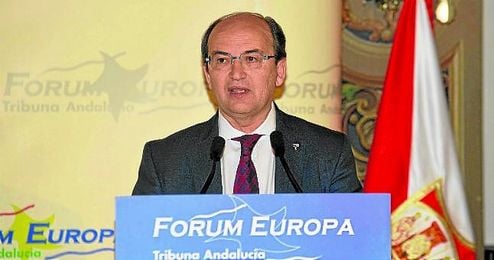 José Castro acudió ayer al Fórum Europa Tribuna Andalucía, celebrado en el Hotel Alfonso XIII. José Castro acudió ayer al Fórum Europa Tribuna Andalucía, celebrado en el Hotel Alfonso XIII.