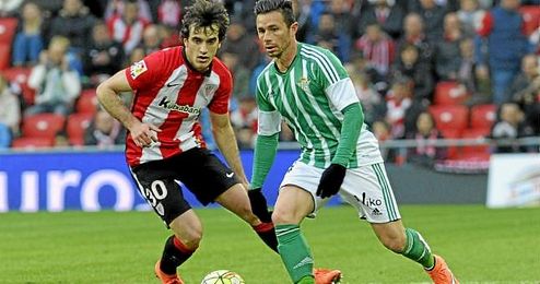 Con el gol ante el Athletic, Rubén recortó distancias con el líder de la clasificación del Zarra. Con el gol ante el Athletic, Rubén recortó distancias con el líder de la clasificación del Zarra.