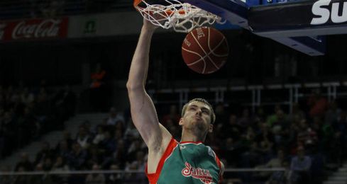 Balbin es el líder destacado en mates en la Liga Endesa, con 50. Balbin es el líder destacado en mates en la Liga Endesa, con 50.