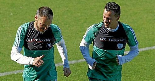 Westermann y Damiao, en la lista ante el Málaga. Westermann y Damiao, en la lista ante el Málaga.