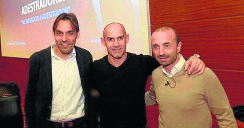 Ex futbolistas que ejercen como técnicos explican su transición. Ex futbolistas que ejercen como técnicos explican su transición.