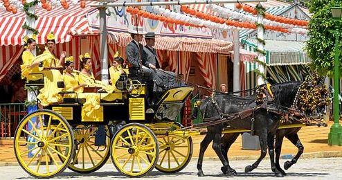 A la venta los abonos para los parkings de la Feria de Abril. A la venta los abonos para los parkings de la Feria de Abril.
