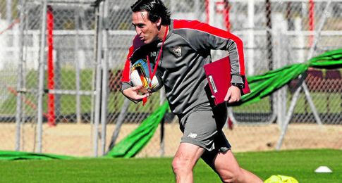 Unai Emery, en un entrenamiento. Unai Emery, en un entrenamiento.
