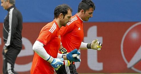 Ambos porteros coincidieron en el Real Madrid. Ambos porteros coincidieron en el Real Madrid.
