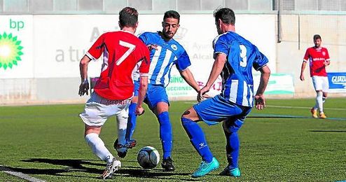 Lance del Estrella-Espeleño de la primera vuelta (1-1); ambos equipos se ven las caras esta semana. Lance del Estrella-Espeleño de la primera vuelta (1-1); ambos equipos se ven las caras esta semana.