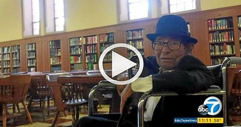 Un hombre de 96 años se gradúa en la universidad tras 70 años de carrera Un hombre de 96 años se gradúa en la universidad tras 70 años de carrera