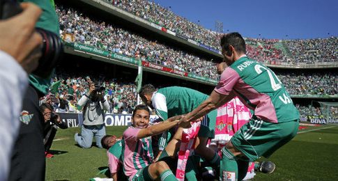 El Villamarín, reclamo turístico para los béticos de toda España. El Villamarín, reclamo turístico para los béticos de toda España.