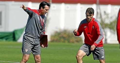 Emery, en un entrenamiento con Juan Muñoz. Emery, en un entrenamiento con Juan Muñoz.