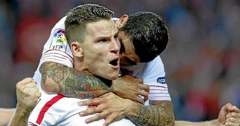 Kévin Gameiro duda ante la propuesta del Barcelona. Kévin Gameiro duda ante la propuesta del Barcelona.