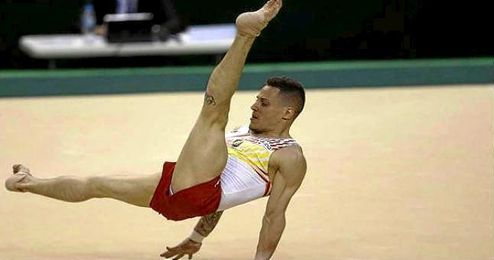 El atleta español Néstor Abad durante prueba clasificatoria por equipos en el preolímpico. El atleta español Néstor Abad durante prueba clasificatoria por equipos en el preolímpico.