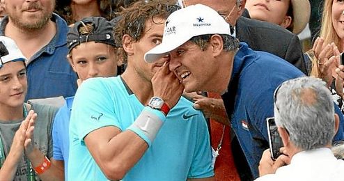 Toni Nadal, junto a Rafa en un torneo. Toni Nadal, junto a Rafa en un torneo.