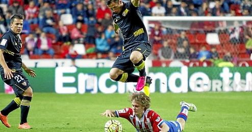 Alen Halilovic, en el suelo. Alen Halilovic, en el suelo.