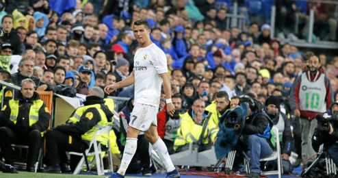 Cristiano se retiró lesionado en el partido contra el Villarreal en el Bernabeu. Cristiano se retiró lesionado en el partido contra el Villarreal en el Bernabeu.