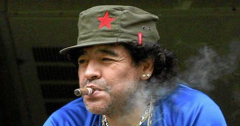 Diego Armando Maradona viendo un partido de Boca Juniors. Diego Armando Maradona viendo un partido de Boca Juniors.