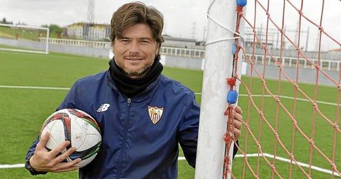 Agustín López posa para ESTADIO Deportivo en la ciudad deportiva del Sevilla. Agustín López posa para ESTADIO Deportivo en la ciudad deportiva del Sevilla.
