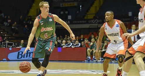 Ludde Hakanson, una de las sensaciones del Baloncesto Sevilla. Ludde Hakanson, una de las sensaciones del Baloncesto Sevilla.
