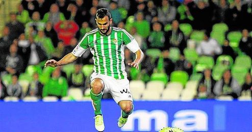 En las últimas seis temporadas, el Betis ha fichado, como poco, un lateral derecho por curso, cuando no más. En las últimas seis temporadas, el Betis ha fichado, como poco, un lateral derecho por curso, cuando no más.