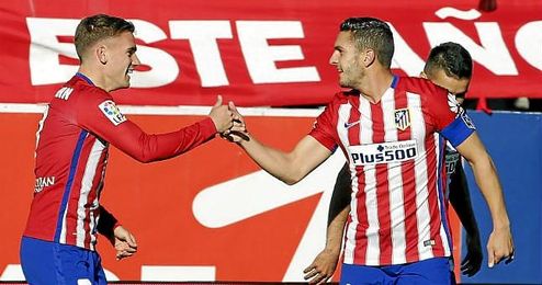 Griezmann y Koke celebran el tanto. Griezmann y Koke celebran el tanto.