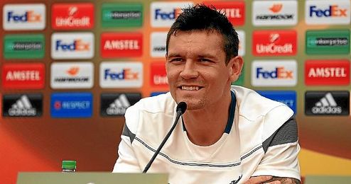 Lovren en rueda de prensa Lovren en rueda de prensa