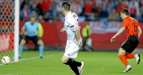 Gameiro anota su segunda diana. Gameiro anota su segunda diana.